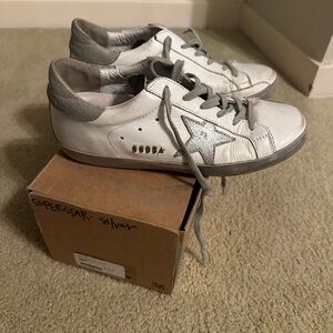 Golden Goose Deluxe Brand “Superstar” in silver/white